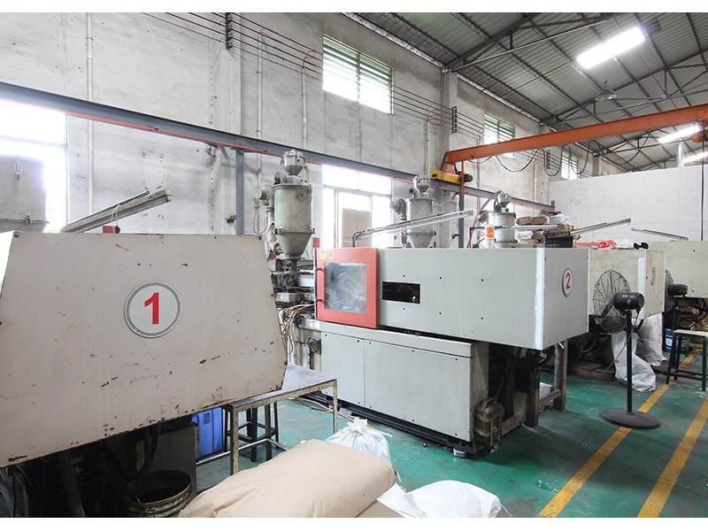Accessories injection molding equipment